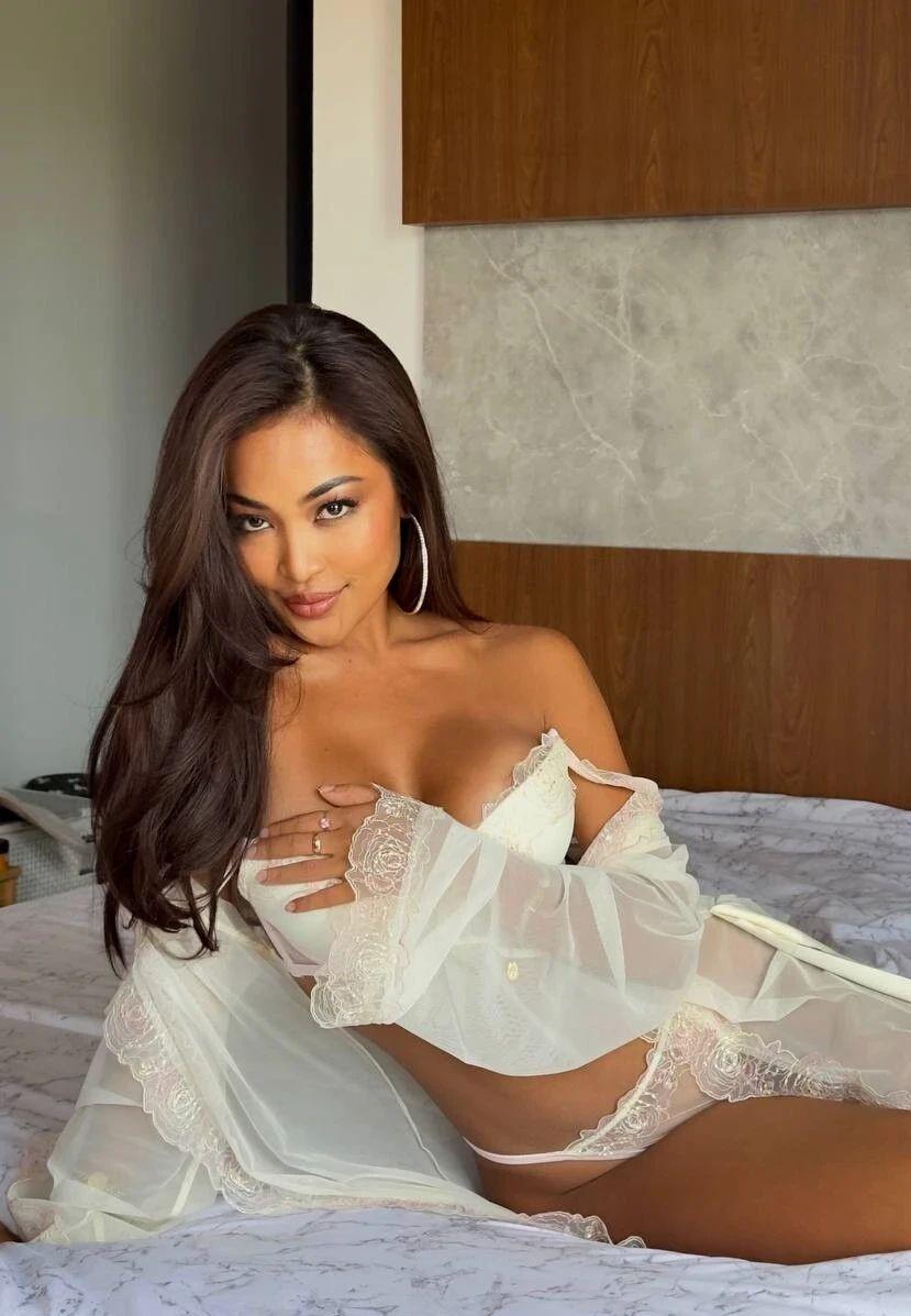 Escort - MELANI - Ibiza Tops